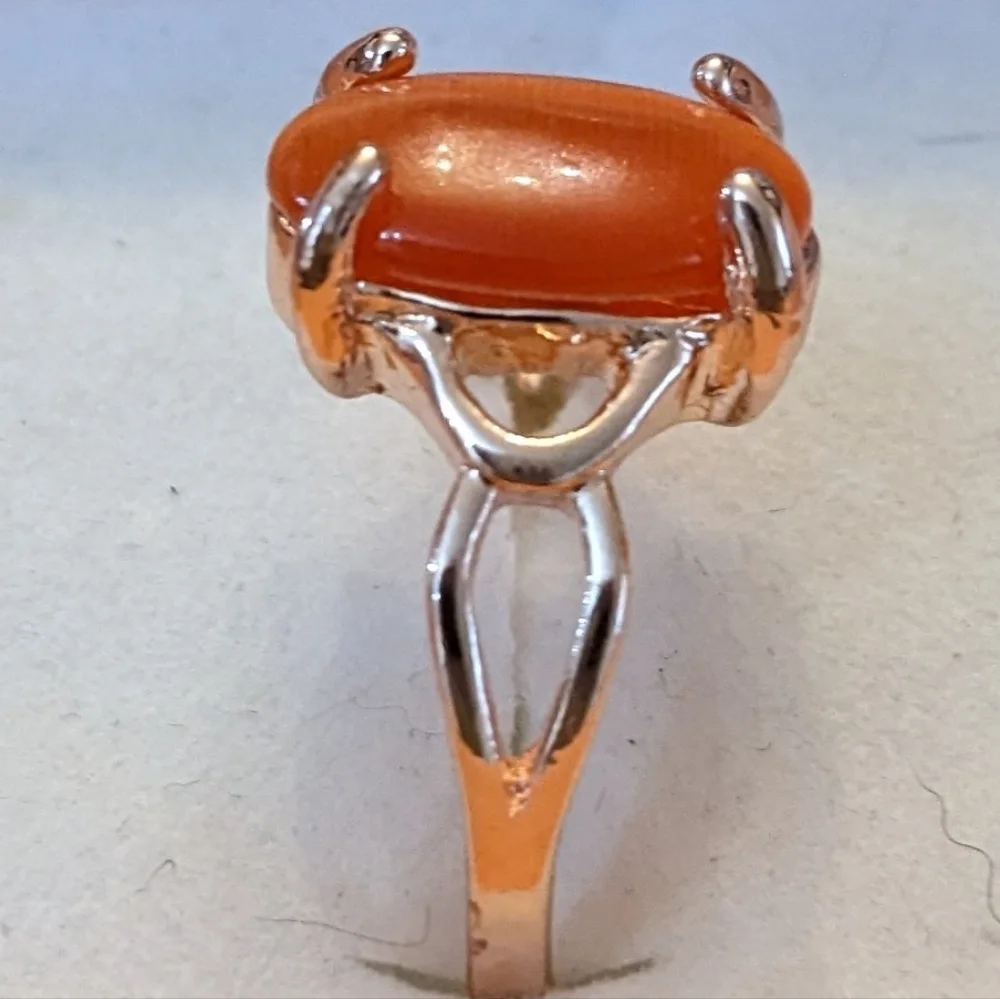 New stunning cat's eye style gold tone ring, T1B8C
